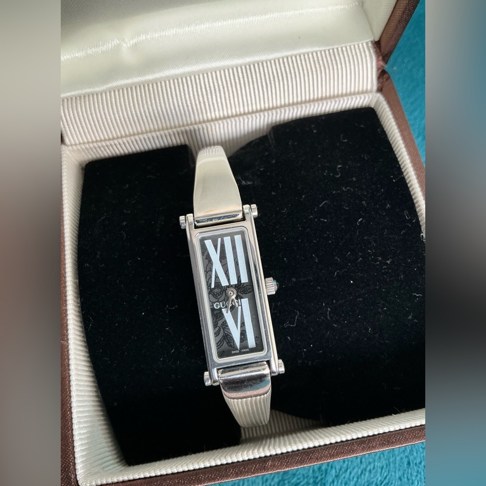 GUCCI bangle watch🔥SO NICE🔥 - Picture 2 of 14